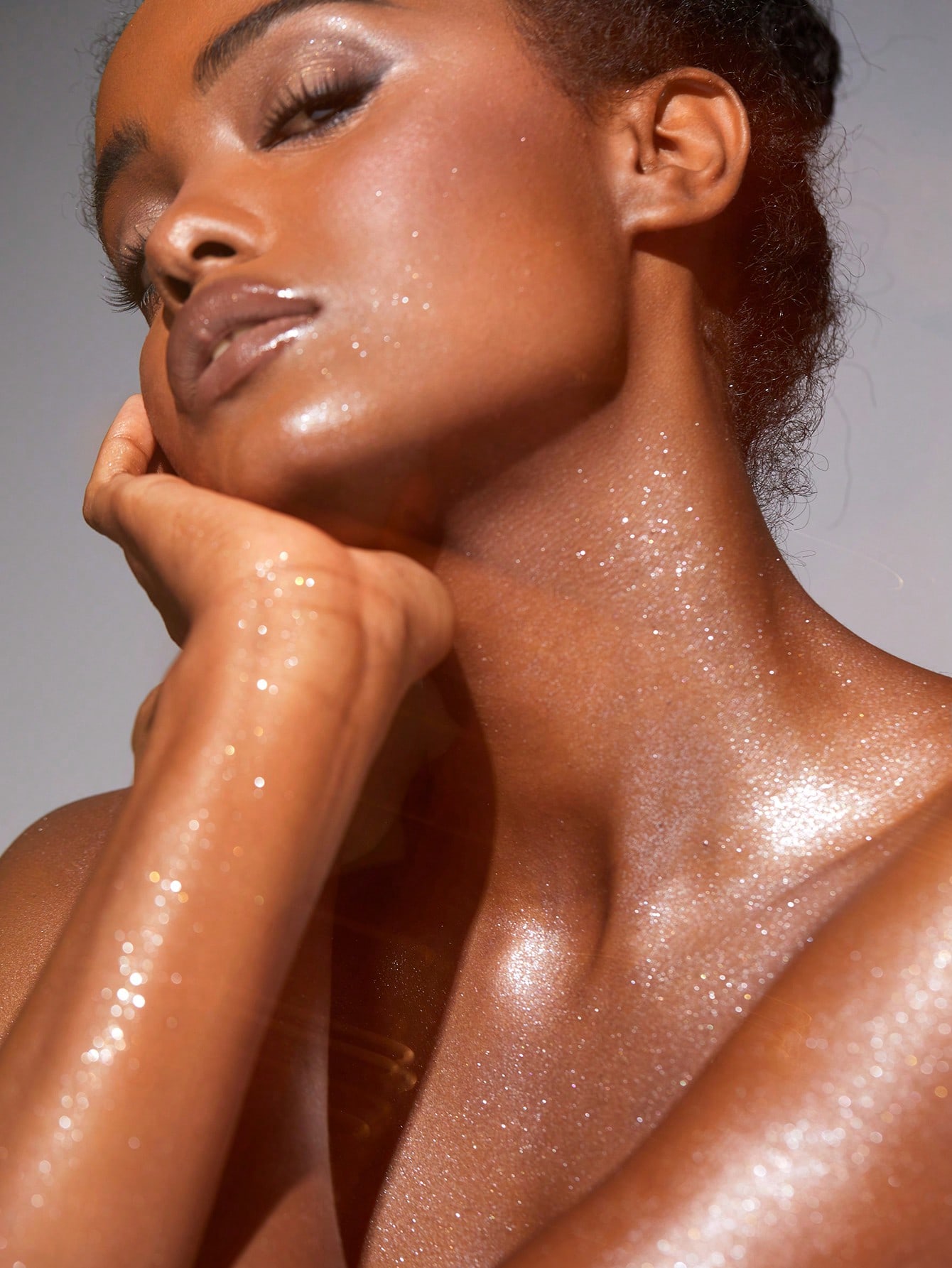 اسپری هایلایتر بدن شیگلم Go Go Glow Highlighting Body Mist - Image 7